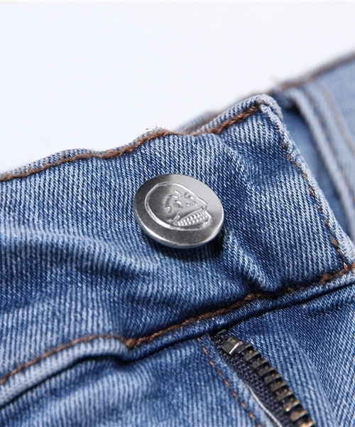 BEAMS(ビームス)の「CHEAP MONDAY / アイスウォッシュ スキニージーンズ(デニムパンツ・メンズ・ライトブルー・30inch/28inch/32inch/29inch/31inch/27inch/33inch)」の12枚目の写真