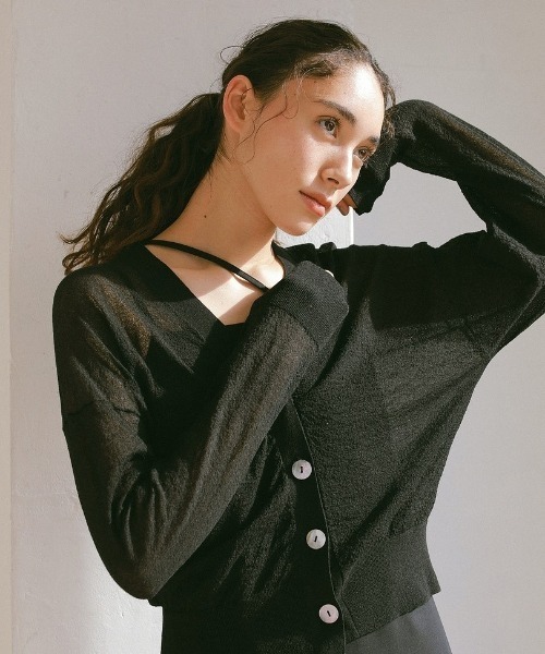 CASA FLINE（カーサフライン）の「シアーコットンショートカーデ（カーディガン/ボレロ・レディース・ブラック/ベージュ・FREE）」の2枚目の写真