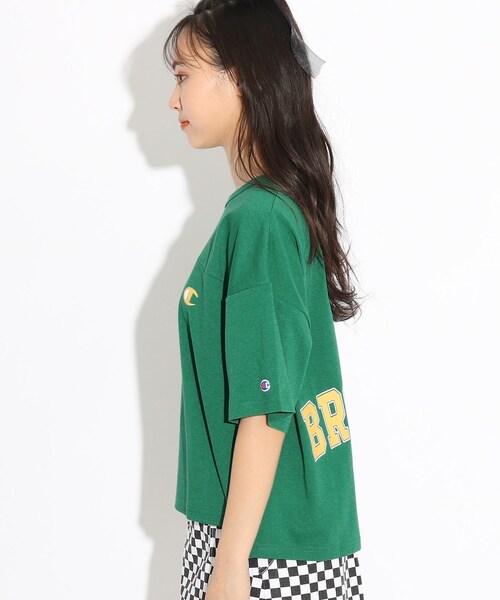 Champion(チャンピオン)の「【Champion/チャンピオン】バックカレッジTシャツ(Tシャツ/カットソー・キッズ・オフホワイト/グリーン・15 /14/16)」の4枚目の写真