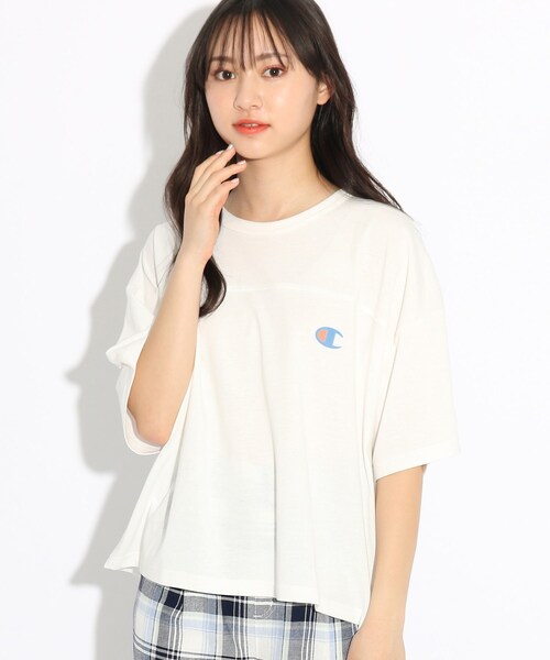 Champion(チャンピオン)の「【Champion/チャンピオン】バックカレッジTシャツ(Tシャツ/カットソー・キッズ・オフホワイト/グリーン・15 /14/16)」の13枚目の写真