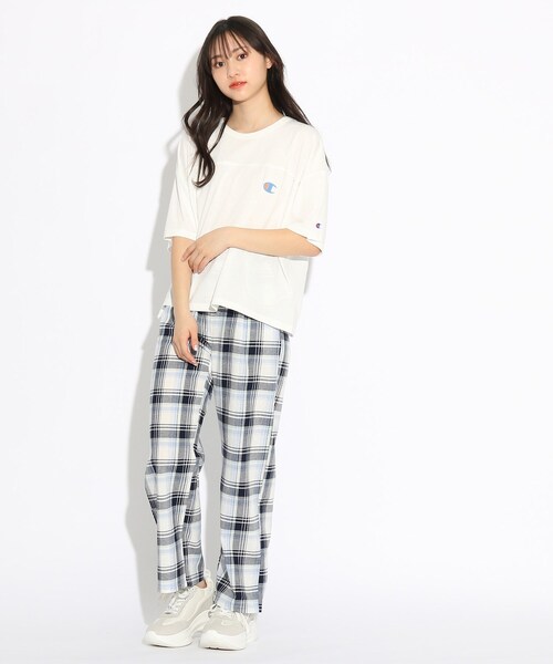 Champion(チャンピオン)の「【Champion/チャンピオン】バックカレッジTシャツ(Tシャツ/カットソー・キッズ・オフホワイト/グリーン・15 /14/16)」の15枚目の写真