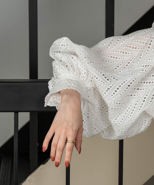 lawgy（ラウジー）の「cut work lace blouse（シャツ/ブラウス・レディース・ホワイト/ブラック・FREE）」の13枚目の写真