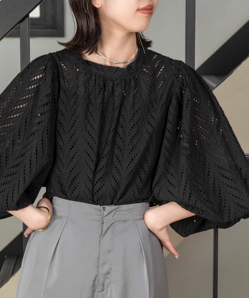 lawgy（ラウジー）の「cut work lace blouse（シャツ/ブラウス・レディース・ホワイト/ブラック・FREE）」の6枚目の写真