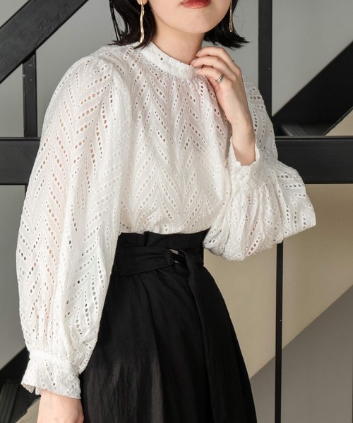 lawgy（ラウジー）の「cut work lace blouse（シャツ/ブラウス・レディース・ホワイト/ブラック・FREE）」の4枚目の写真