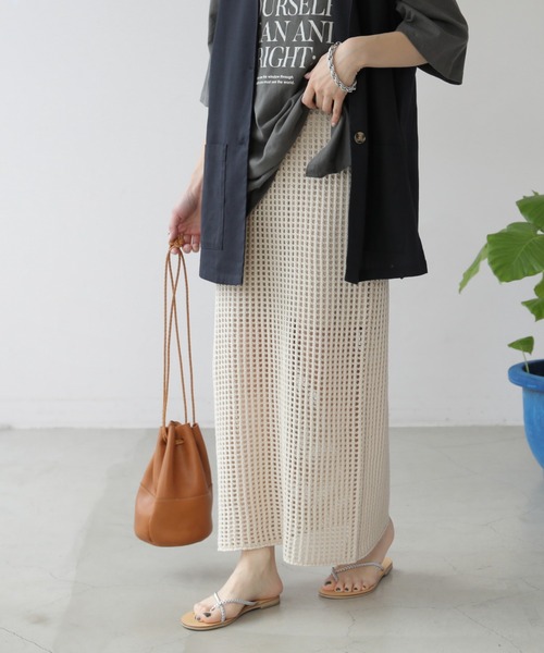 frames RAY CASSIN(フレームスレイカズン)の「WEB限定. メッシュニットスカート(スカート・レディース・ブルー/キナリ・FREE)」の3枚目の写真