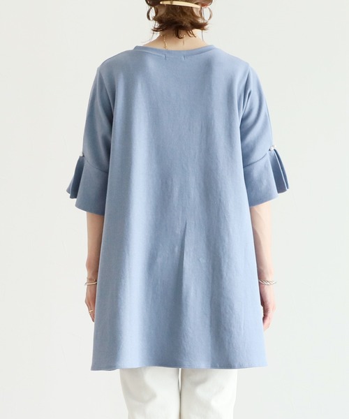 reca(レカ)の「袖パール付きフレアチュニックカットソー(Tシャツ/カットソー・レディース・ブラック/ブルー系その他/グレイッシュベージュ・FREE)」の10枚目の写真