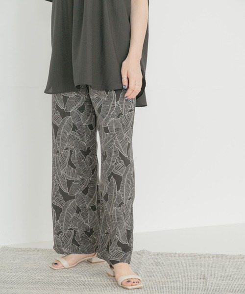 ITEMS URBANRESEARCH(アイテムズ アーバンリサーチ)の「リーフプリントイージーパンツ(その他パンツ・レディース・ブラック/キャメル・FREE)」の22枚目の写真