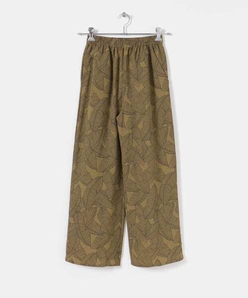 ITEMS URBANRESEARCH(アイテムズ アーバンリサーチ)の「リーフプリントイージーパンツ(その他パンツ・レディース・ブラック/キャメル・FREE)」の17枚目の写真