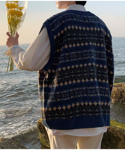anown（アノン）の「幾何学柄オーバーサイズ ニットベスト（ベスト・メンズ・ネイビー系・L/XL）」の8枚目の写真