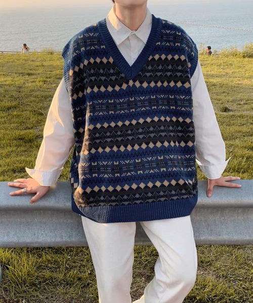 anown（アノン）の「幾何学柄オーバーサイズ ニットベスト（ベスト・メンズ・ネイビー系・L/XL）」の7枚目の写真