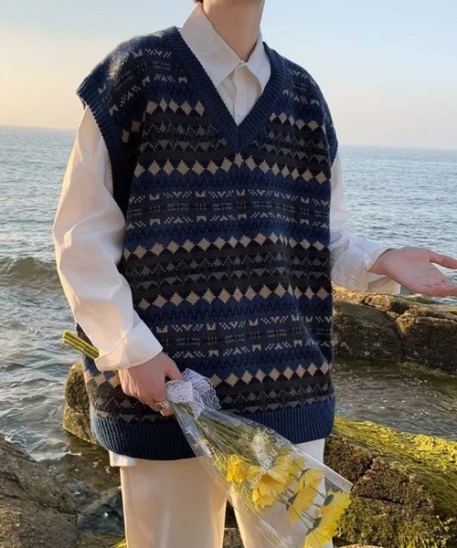 anown（アノン）の「幾何学柄オーバーサイズ ニットベスト（ベスト・メンズ・ネイビー系・L/XL）」の2枚目の写真