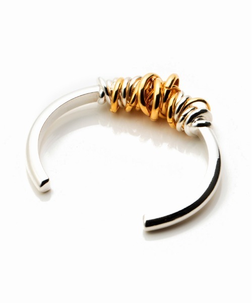 LAPUIS(ラピュイ)の「LAPUIS(ラピュイ)Coil Aroundバングル(バングル/リストバンド・レディース・シルバー/ゴールド/マルチ/ゴールド系その他/ピンクゴールド・FREE)」の7枚目の写真