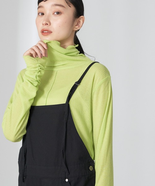 earth music&ecology（アースミュージックアンドエコロジー）の「シアータートルネックプルオーバー（Tシャツ/カットソー・レディース・ラベンダー/ベージュ/グリーン系その他3/サーモンピンク/オフホワイト/ブラック・M/S）」の4枚目の写真