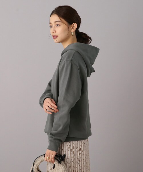 UNTITLED（アンタイトル）の「◆【WORLD for the World】ロゴプリントパーカー（パーカー・レディース・ブラック/チャコールグレー/ナチュラル・04/02/00）」の21枚目の写真