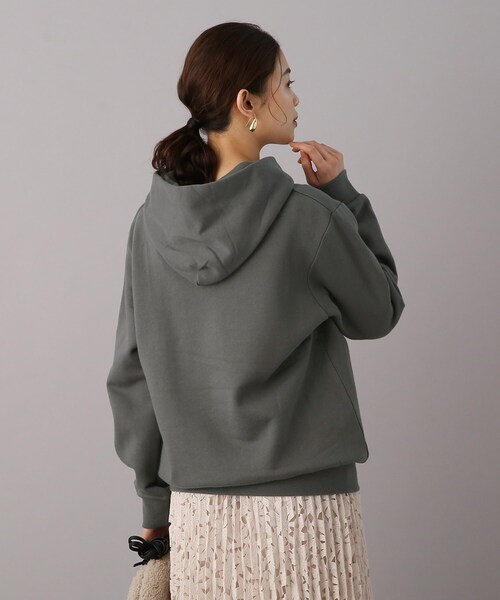 UNTITLED（アンタイトル）の「◆【WORLD for the World】ロゴプリントパーカー（パーカー・レディース・ブラック/チャコールグレー/ナチュラル・04/02/00）」の22枚目の写真