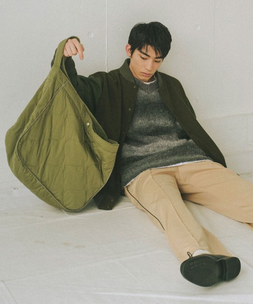 WHIMSIC（ウィムジック）の「【UNISEX】キルティングニュースペーパーバッグ（ショルダーバッグ・メンズ・ブラック/オリーブ・FREE）」の12枚目の写真