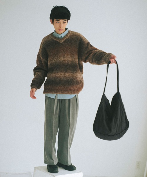 WHIMSIC（ウィムジック）の「【UNISEX】キルティングニュースペーパーバッグ（ショルダーバッグ・メンズ・ブラック/オリーブ・FREE）」の21枚目の写真