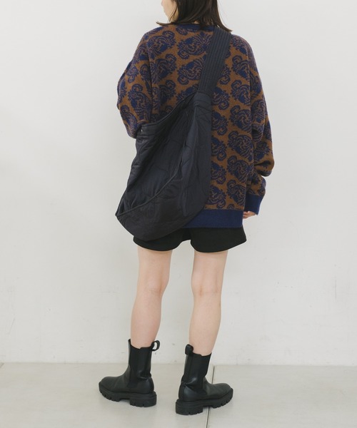 WHIMSIC（ウィムジック）の「【UNISEX】キルティングニュースペーパーバッグ（ショルダーバッグ・メンズ・ブラック/オリーブ・FREE）」の18枚目の写真