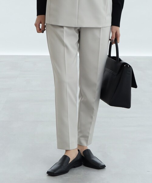 INDIVI(インディヴィ)の「◆【ウエストゴム/SETUP可能】プルオンテーパードパンツ(その他パンツ・レディース・ブラック/アイボリー系5/ネイビー・17/19/03/15 /12/36/40/38/13/05)」の2枚目の写真