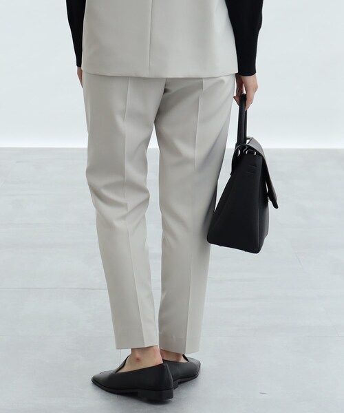 INDIVI(インディヴィ)の「◆【ウエストゴム/SETUP可能】プルオンテーパードパンツ(その他パンツ・レディース・ブラック/アイボリー系5/ネイビー・17/19/03/15 /12/36/40/38/13/05)」の11枚目の写真