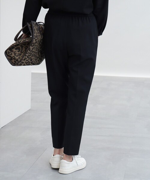 INDIVI(インディヴィ)の「◆【ウエストゴム/SETUP可能】プルオンテーパードパンツ(その他パンツ・レディース・ブラック/アイボリー系5/ネイビー・17/19/03/15 /12/36/40/38/13/05)」の13枚目の写真