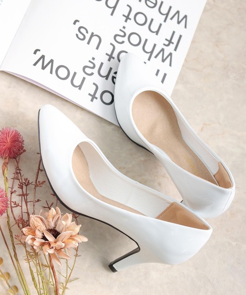 LibertyDoll（リバティードール）の「ポインテッドトゥ8cmピンヒールパンプス（パンプス・レディース・ホワイト系その他3/ブラック系その他5/グレー系その他/ベージュ系その他2/ホワイト/その他1/アイボリー/ゴールド/モスグリーン/イエロー系その他/ブルー系その他2/パープル/ブラック系その他6/ブラック系その他2/ブラック系その他4/グレイッシュベージュ/ピンクゴールド/ブラウン/キャメル/ゴールド系その他/ブラック系その他3/ベージュ/ブルー系その他/ブラック系その他7/ベージュ系その他3/ピンク/ブラウン系その他2/ピンクベージュ/ダークブラウン/シルバー系その他/グレー/ゼブラ/ブラウン系その他/グリーン系その他/レオパード/ワイン/ベージュ系その他/ブラック/オレンジ/マスタード/ネイビー/パイソン/ブラック系その他/ホワイト系その他2/ピンク系その他/チェック/サックスブルー/シルバー/レッド/その他/ライトブルー/ゴールド系その他2/その他2/ライトグリーン/ロイヤルブルー/ホワイト系その他/シルバー系その他2・M/LL/L/SS/XXS/4L/S/3L）」の5枚目の写真