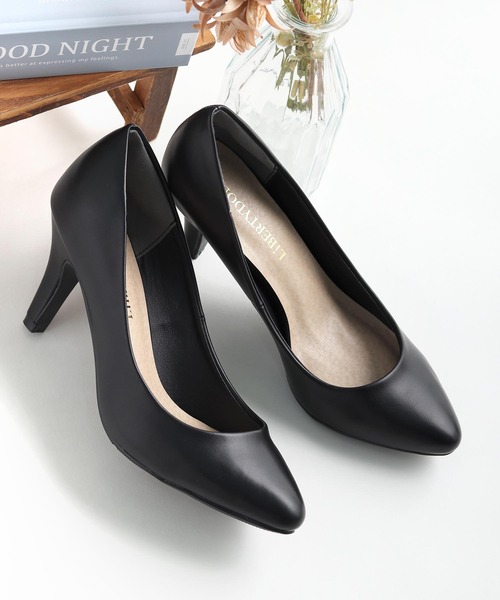 LibertyDoll（リバティードール）の「ポインテッドトゥ8cmピンヒールパンプス（パンプス・レディース・ホワイト系その他3/ブラック系その他5/グレー系その他/ベージュ系その他2/ホワイト/その他1/アイボリー/ゴールド/モスグリーン/イエロー系その他/ブルー系その他2/パープル/ブラック系その他6/ブラック系その他2/ブラック系その他4/グレイッシュベージュ/ピンクゴールド/ブラウン/キャメル/ゴールド系その他/ブラック系その他3/ベージュ/ブルー系その他/ブラック系その他7/ベージュ系その他3/ピンク/ブラウン系その他2/ピンクベージュ/ダークブラウン/シルバー系その他/グレー/ゼブラ/ブラウン系その他/グリーン系その他/レオパード/ワイン/ベージュ系その他/ブラック/オレンジ/マスタード/ネイビー/パイソン/ブラック系その他/ホワイト系その他2/ピンク系その他/チェック/サックスブルー/シルバー/レッド/その他/ライトブルー/ゴールド系その他2/その他2/ライトグリーン/ロイヤルブルー/ホワイト系その他/シルバー系その他2・M/LL/L/SS/XXS/4L/S/3L）」の10枚目の写真