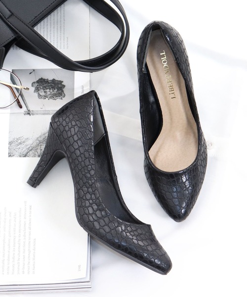 LibertyDoll（リバティードール）の「ポインテッドトゥ8cmピンヒールパンプス（パンプス・レディース・ホワイト系その他3/ブラック系その他5/グレー系その他/ベージュ系その他2/ホワイト/その他1/アイボリー/ゴールド/モスグリーン/イエロー系その他/ブルー系その他2/パープル/ブラック系その他6/ブラック系その他2/ブラック系その他4/グレイッシュベージュ/ピンクゴールド/ブラウン/キャメル/ゴールド系その他/ブラック系その他3/ベージュ/ブルー系その他/ブラック系その他7/ベージュ系その他3/ピンク/ブラウン系その他2/ピンクベージュ/ダークブラウン/シルバー系その他/グレー/ゼブラ/ブラウン系その他/グリーン系その他/レオパード/ワイン/ベージュ系その他/ブラック/オレンジ/マスタード/ネイビー/パイソン/ブラック系その他/ホワイト系その他2/ピンク系その他/チェック/サックスブルー/シルバー/レッド/その他/ライトブルー/ゴールド系その他2/その他2/ライトグリーン/ロイヤルブルー/ホワイト系その他/シルバー系その他2・M/LL/L/SS/XXS/4L/S/3L）」の12枚目の写真