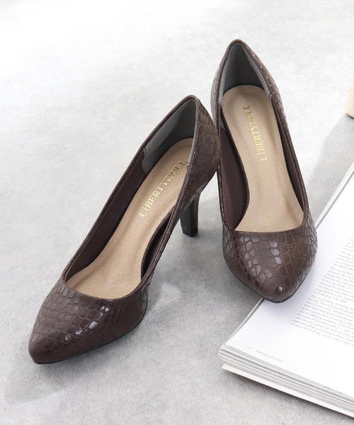 LibertyDoll（リバティードール）の「ポインテッドトゥ8cmピンヒールパンプス（パンプス・レディース・ホワイト系その他3/ブラック系その他5/グレー系その他/ベージュ系その他2/ホワイト/その他1/アイボリー/ゴールド/モスグリーン/イエロー系その他/ブルー系その他2/パープル/ブラック系その他6/ブラック系その他2/ブラック系その他4/グレイッシュベージュ/ピンクゴールド/ブラウン/キャメル/ゴールド系その他/ブラック系その他3/ベージュ/ブルー系その他/ブラック系その他7/ベージュ系その他3/ピンク/ブラウン系その他2/ピンクベージュ/ダークブラウン/シルバー系その他/グレー/ゼブラ/ブラウン系その他/グリーン系その他/レオパード/ワイン/ベージュ系その他/ブラック/オレンジ/マスタード/ネイビー/パイソン/ブラック系その他/ホワイト系その他2/ピンク系その他/チェック/サックスブルー/シルバー/レッド/その他/ライトブルー/ゴールド系その他2/その他2/ライトグリーン/ロイヤルブルー/ホワイト系その他/シルバー系その他2・M/LL/L/SS/XXS/4L/S/3L）」の19枚目の写真