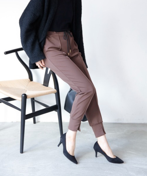 M.deux（エムドゥ）の「〇スリットジョガーパンツ〇（その他パンツ・レディース・ブラック/ブラウン・MEDIUM）」の2枚目の写真