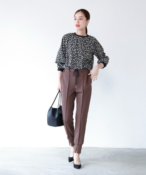 M.deux（エムドゥ）の「〇スリットジョガーパンツ〇（その他パンツ・レディース・ブラック/ブラウン・MEDIUM）」の4枚目の写真