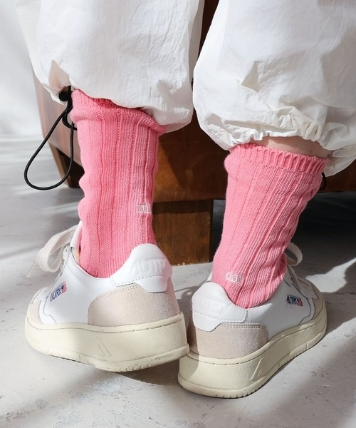 andme(アンドミー)の「エンブロイダリーロゴリブソックス(ソックス/靴下・レディース・ライム/ピンク/ホワイト/ベージュ/ブルー・23-25cm)」の5枚目の写真