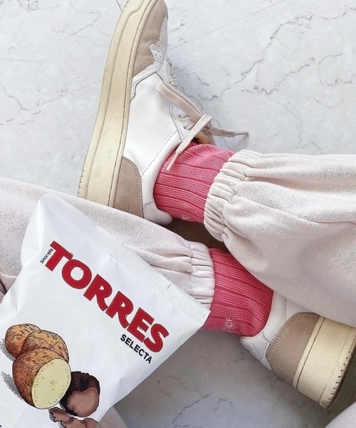 andme(アンドミー)の「エンブロイダリーロゴリブソックス(ソックス/靴下・レディース・ライム/ピンク/ホワイト/ベージュ/ブルー・23-25cm)」の7枚目の写真