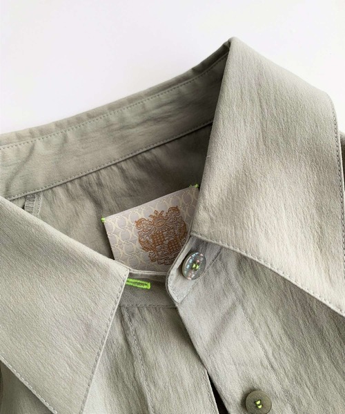 Q（キュー）の「スリットロゴオーバーシャツ（シャツ/ブラウス・レディース・アイボリー/オリーブ・MEDIUM）」の6枚目の写真