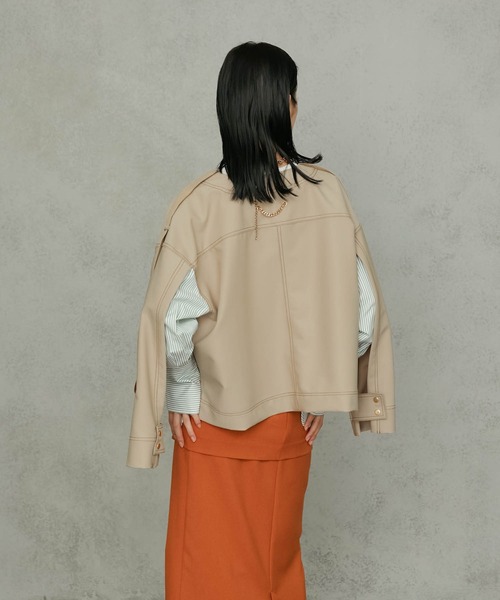 Maisones.(メゾネス)の「Muti-way Layered Trench Coat | Multi-way レイヤードトレンチ(トレンチコート・レディース・ネイビー/ベージュ・2/1)」の19枚目の写真