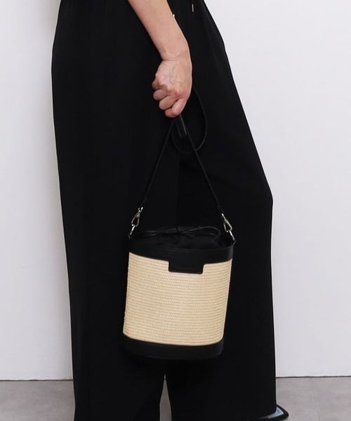 SMIR NASLI（サミールナスリ）の「ビスキー無地バケットショルダーバッグ（ショルダーバッグ・レディース・ブラウン/ホワイト/ブラック・9）」の14枚目の写真