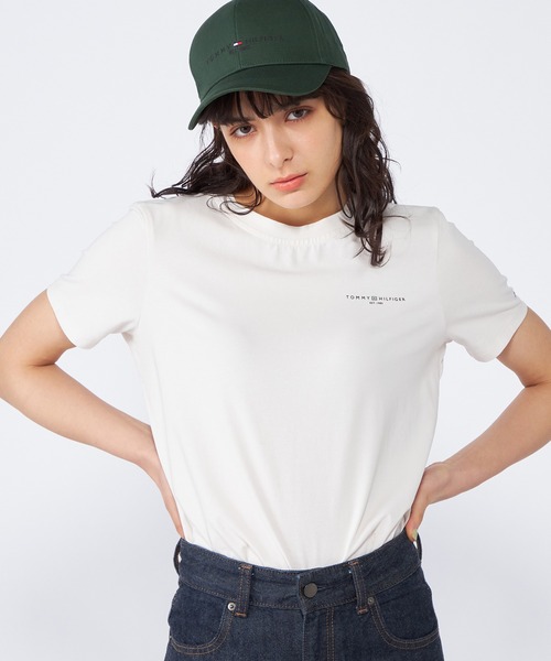 TOMMY HILFIGER(トミーヒルフィガー)の「【オンライン限定】ミニマルロゴTシャツ(Tシャツ/カットソー・レディース・アイボリー/ブルー/ネイビー/ライトグリーン・MEDIUM/SMALL/X-SMALL)」の2枚目の写真