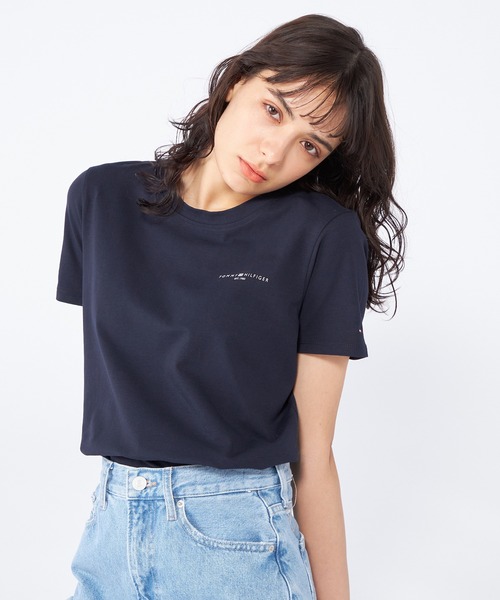 TOMMY HILFIGER(トミーヒルフィガー)の「【オンライン限定】ミニマルロゴTシャツ(Tシャツ/カットソー・レディース・アイボリー/ブルー/ネイビー/ライトグリーン・MEDIUM/SMALL/X-SMALL)」の11枚目の写真