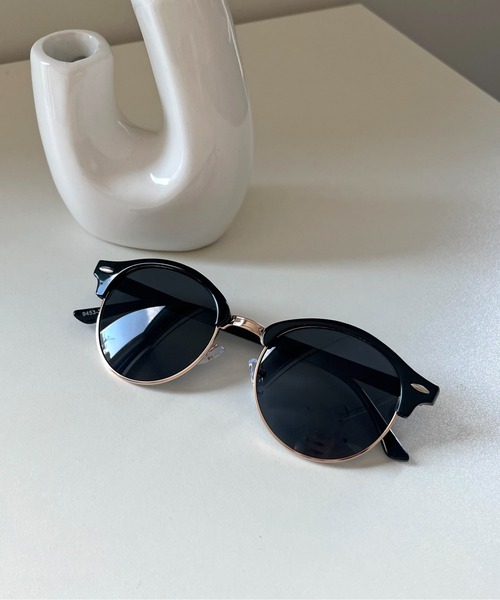 prose verse(プロズヴェール)の「〈UVカット〉ハーフメタルサングラス(サングラス・レディース・ブラック・フリ-)」の1枚目の写真