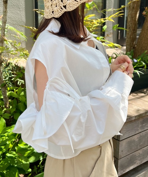 CLEA(クレア)の「ショルダーカットアウト クロップド丈ショートシャツブラウス(シャツ/ブラウス・レディース・ブラック/ホワイト・FREE)」の11枚目の写真