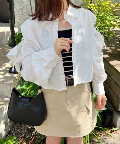 CLEA(クレア)の「ショルダーカットアウト クロップド丈ショートシャツブラウス(シャツ/ブラウス・レディース・ブラック/ホワイト・FREE)」の5枚目の写真
