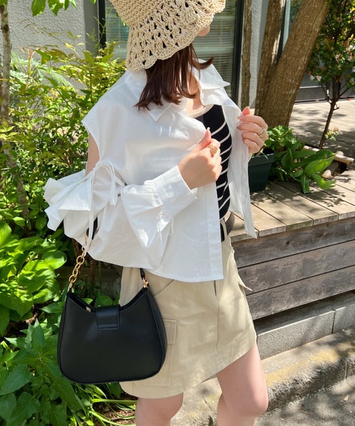 CLEA(クレア)の「ショルダーカットアウト クロップド丈ショートシャツブラウス(シャツ/ブラウス・レディース・ブラック/ホワイト・FREE)」の8枚目の写真