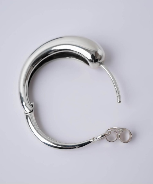 Ops.（オプス）の「ピアス フープピアス ボリューム シルバー925 金属アレルギー対応【micorra ミコラ】大ぶり（ピアス（両耳用）・レディース・シルバー/イエローゴールド・ONE SIZE）」の14枚目の写真