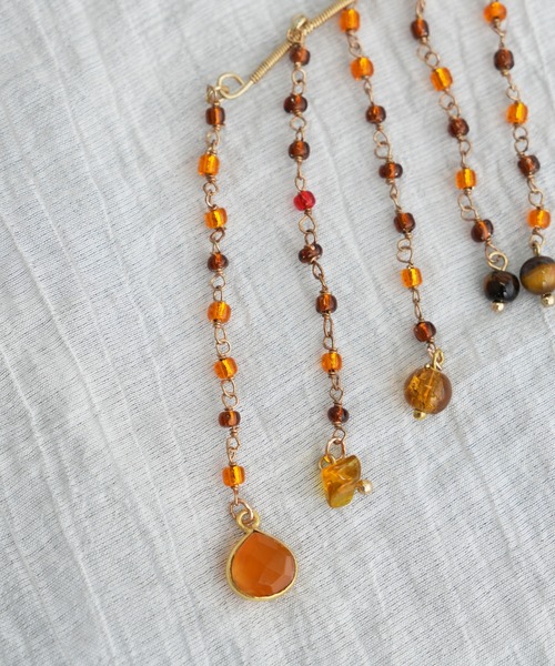 CIAOPANIC TYPY（チャオパニックティピー）の「【Aguni】カラービーズイヤーカフ（イヤーカフ・レディース・レッド・ONE SIZE）」の7枚目の写真