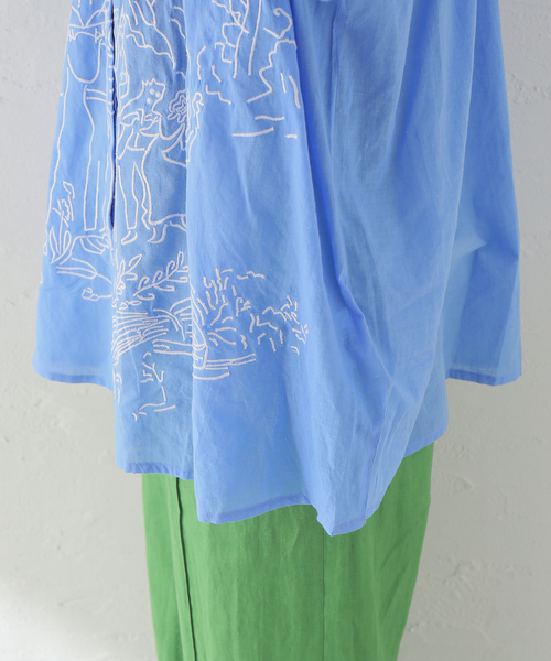 mii(ミー)の「【Mii / ミイ】HANDEMBROIDERED COTTON BLOUSE:ブラウス(シャツ/ブラウス・レディース・サックスブルー・SMALL)」の5枚目の写真