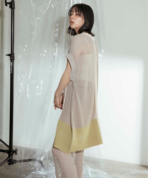 Eimee Law(エイミーロウ)の「メッシュミドル丈ニット(ニット/セーター・レディース・グレイッシュベージュ/ブラック・38)」の4枚目の写真