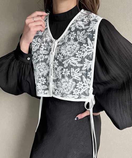 JUNOAH（ジュノア）の「レースVネックベスト（ベスト）」 - WEAR