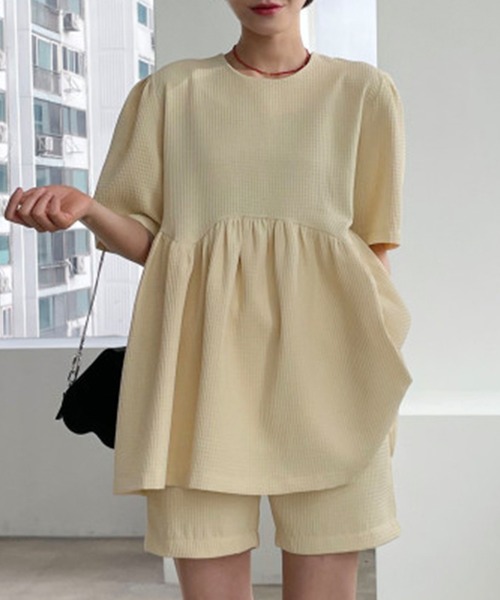 DAY CLOSET（デイ クローゼット）の「レディース ウエスト切替ペプラムトップス+ショートパンツセットアップ 上下2点セット（その他トップス・レディース・ブラック/アイボリー・M）」の15枚目の写真