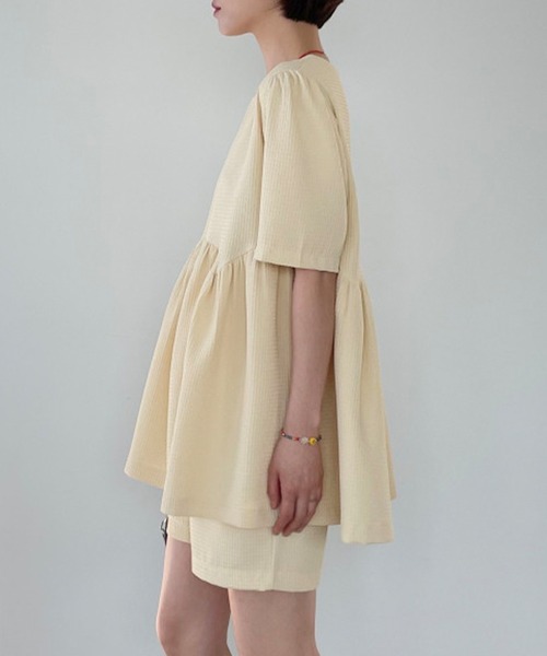 DAY CLOSET（デイ クローゼット）の「レディース ウエスト切替ペプラムトップス+ショートパンツセットアップ 上下2点セット（その他トップス・レディース・ブラック/アイボリー・M）」の18枚目の写真