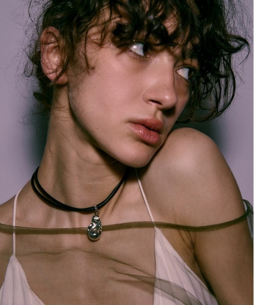 LAPUIS（ラピュイ）の「LAPUIS(ラピュイ)Oyster Leather Choker（チョーカー・レディース・シルバー・FREE）」の9枚目の写真